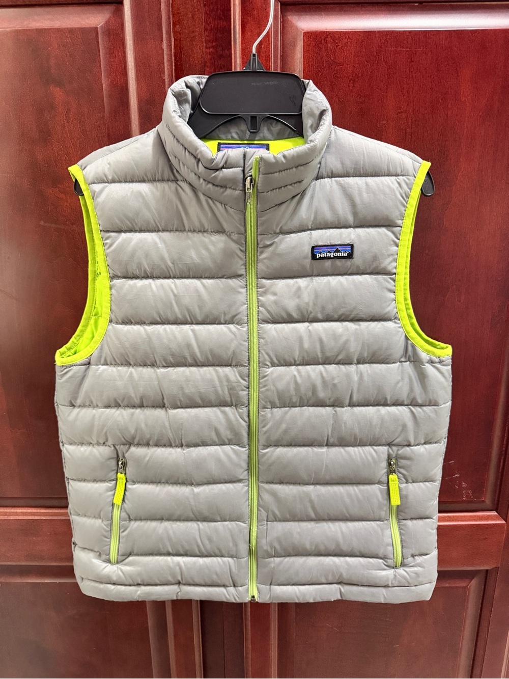 NWOT PATAGONIA Nano Puffer Vest Youth XL (fits womens XS/S) Gray & Neon Green